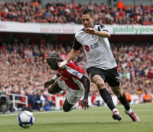 足球市场中 足球市场中